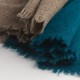 Zweifarbiger Yak-Tuch in naturbraun und petrolblau