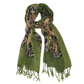 Grünes Wolltuch mit indisch inspiriertem Muster