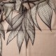 Beigefarbener Kaschmirschal mit grauem Blattdruck