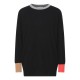 Camelfarbener Pullover mit Details in Schwarz, Grau und Orange
